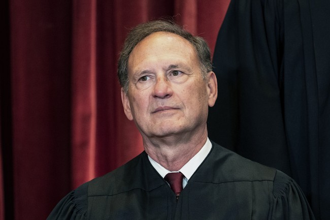 Justice Alito Extends Order Blocking Texas from Enforcing SB 4 – HotAir