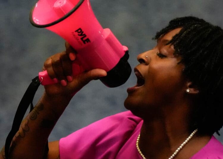 Angie Nixon – HotAir